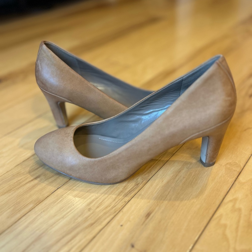 NWOT Ecco Women’s Tan Heels Shoes - Picture 13 of 14